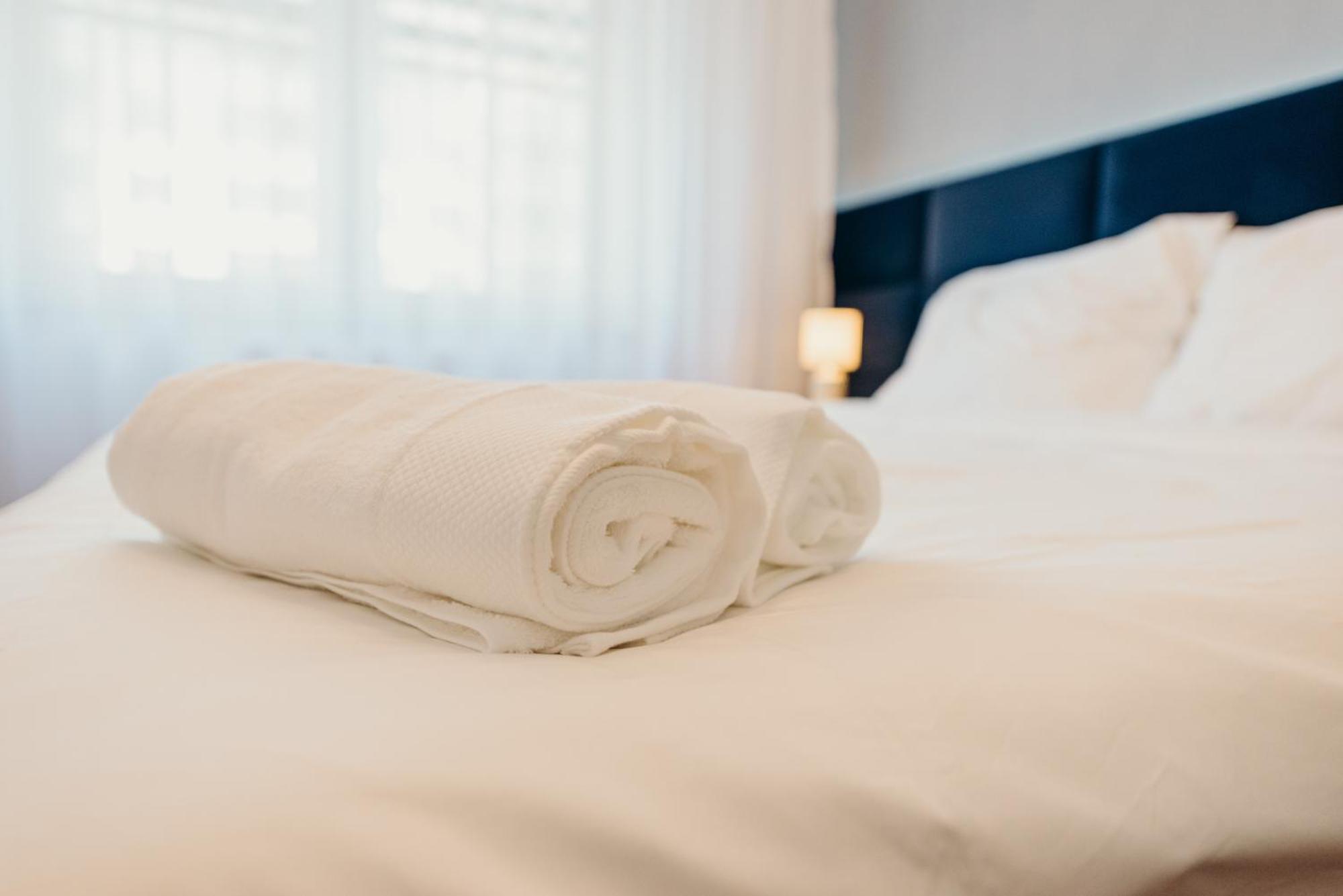 3 Bedrooms Premium Bella Blue For 8 Guests With Ac And Free Out Side Parking Rzeszów Extérieur photo